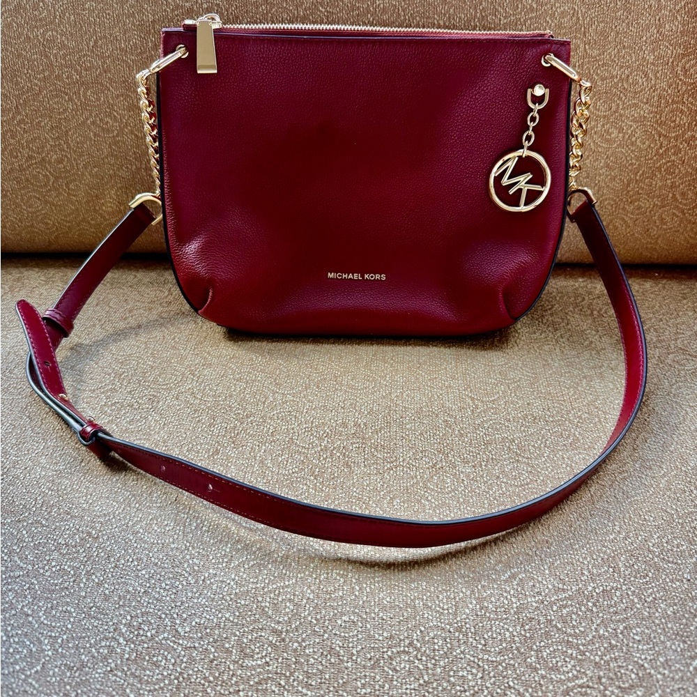 Michael Kors Brand New Brandy Messenger Leather Crossbody with Gold Hardware